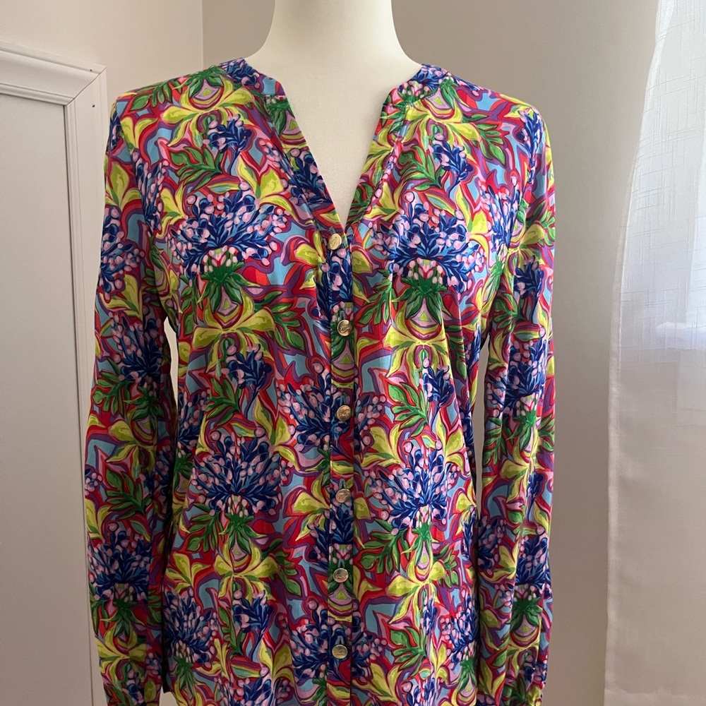 Colorful Floral 3/4 Sleeve Blouse with Split V-Neck and Gold Buttons